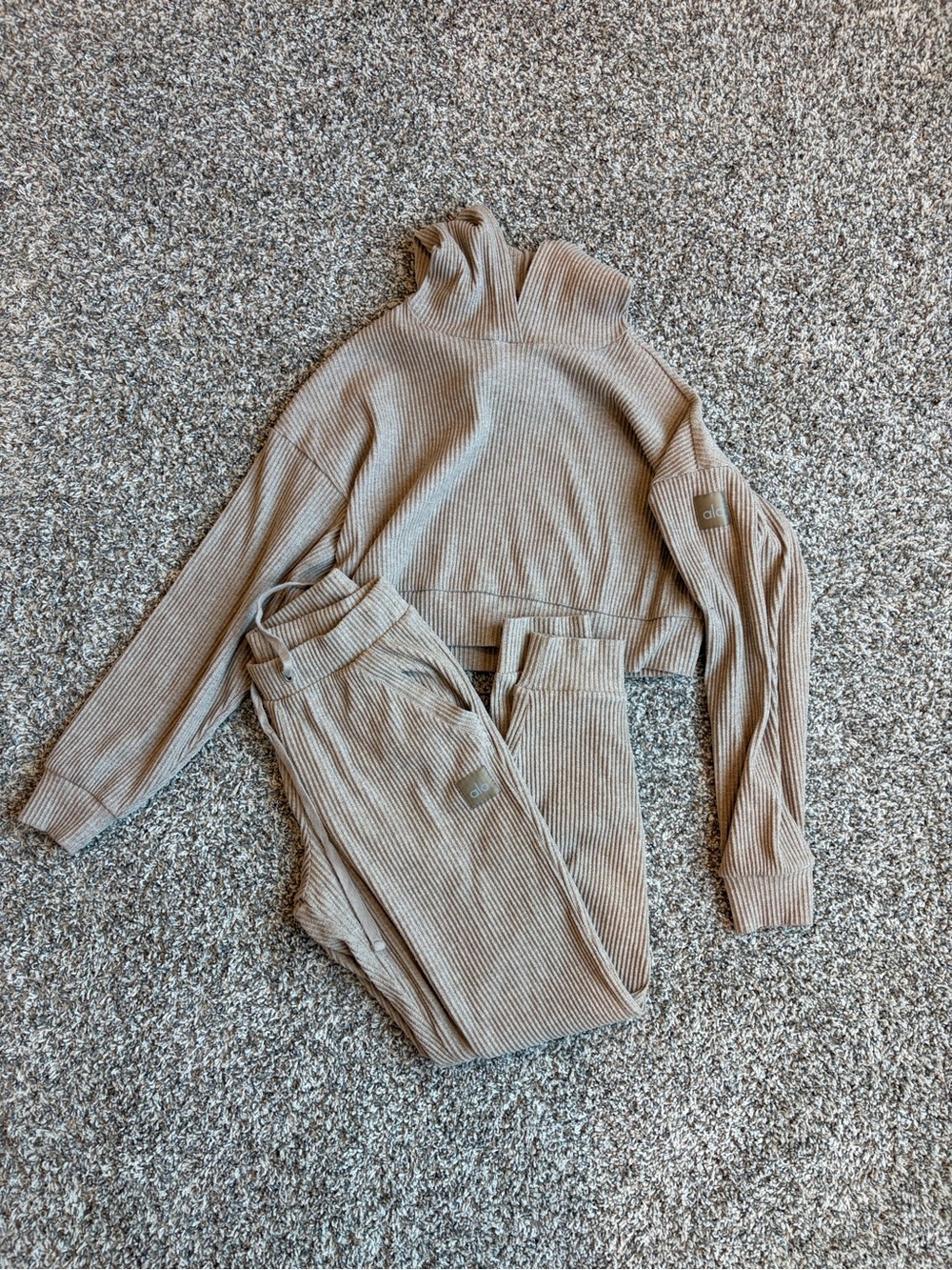 Alo Yoga Ribbed Muse Set